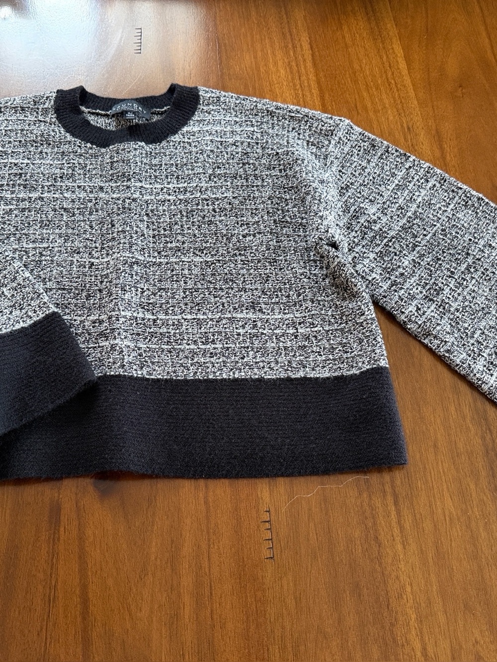 Laundry By Shelli Segal Black and Gray Textured Cropped Sweater
